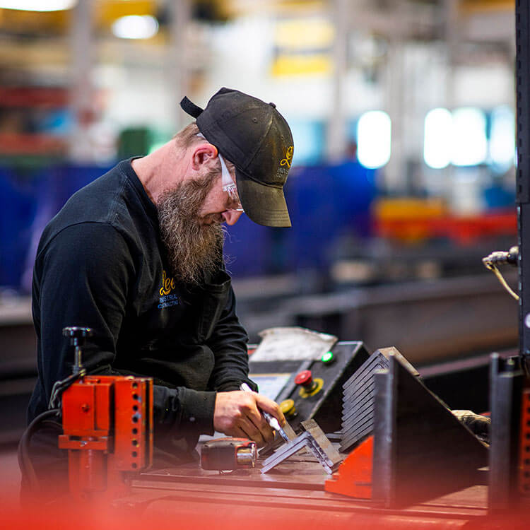 Home page - Lee Contracting worker working